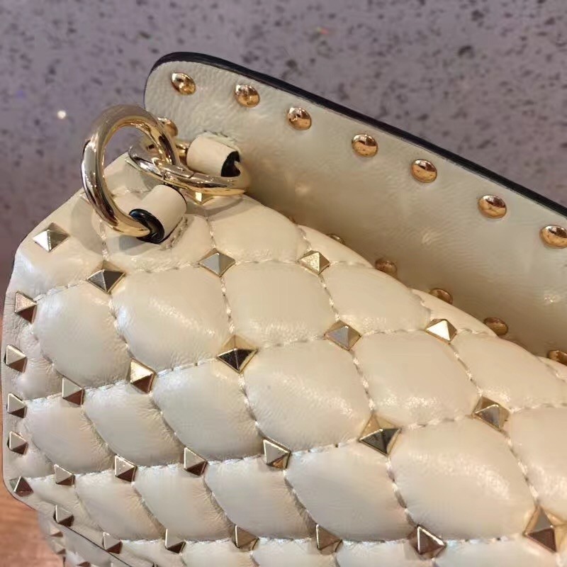 Va1e*ntin0 medium rockstud spike chain white bag
