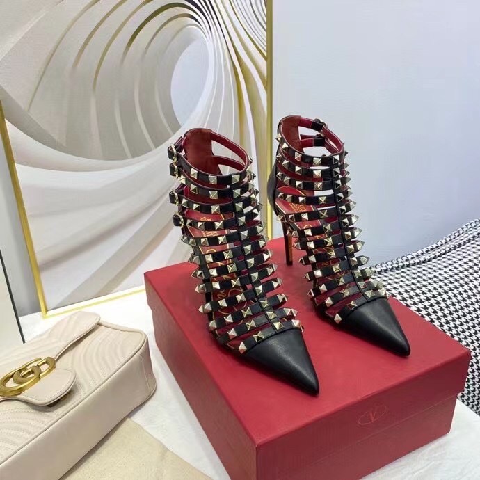 Valentino Rockstud Alcove Boots In Black Patent Leather