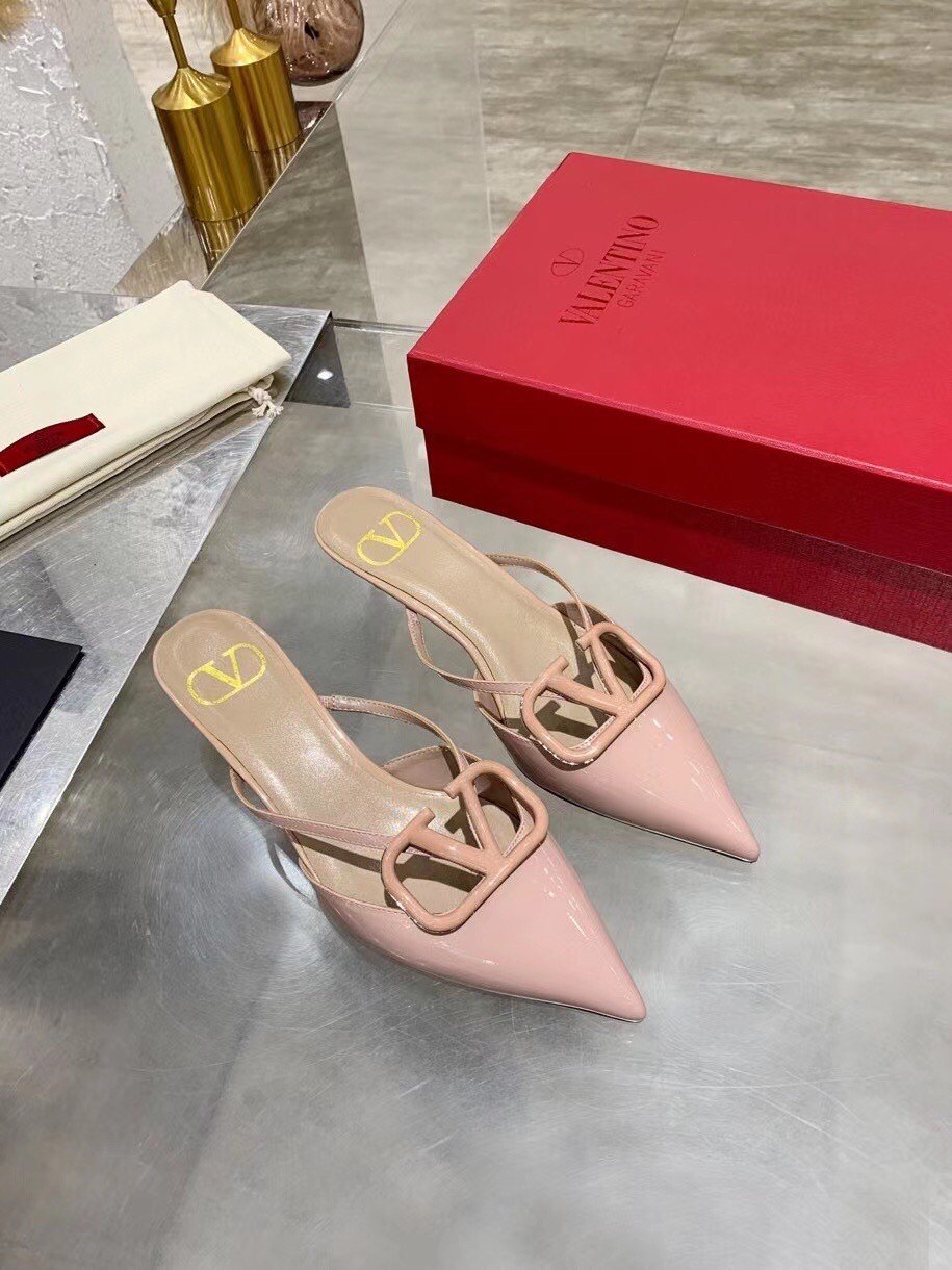 Valentino VLogo Mules 40mm In Beige Patent Leather