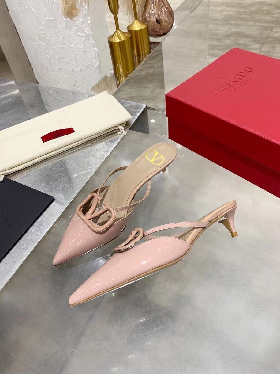 Valentino VLogo Mules 40mm In Beige Patent Leather