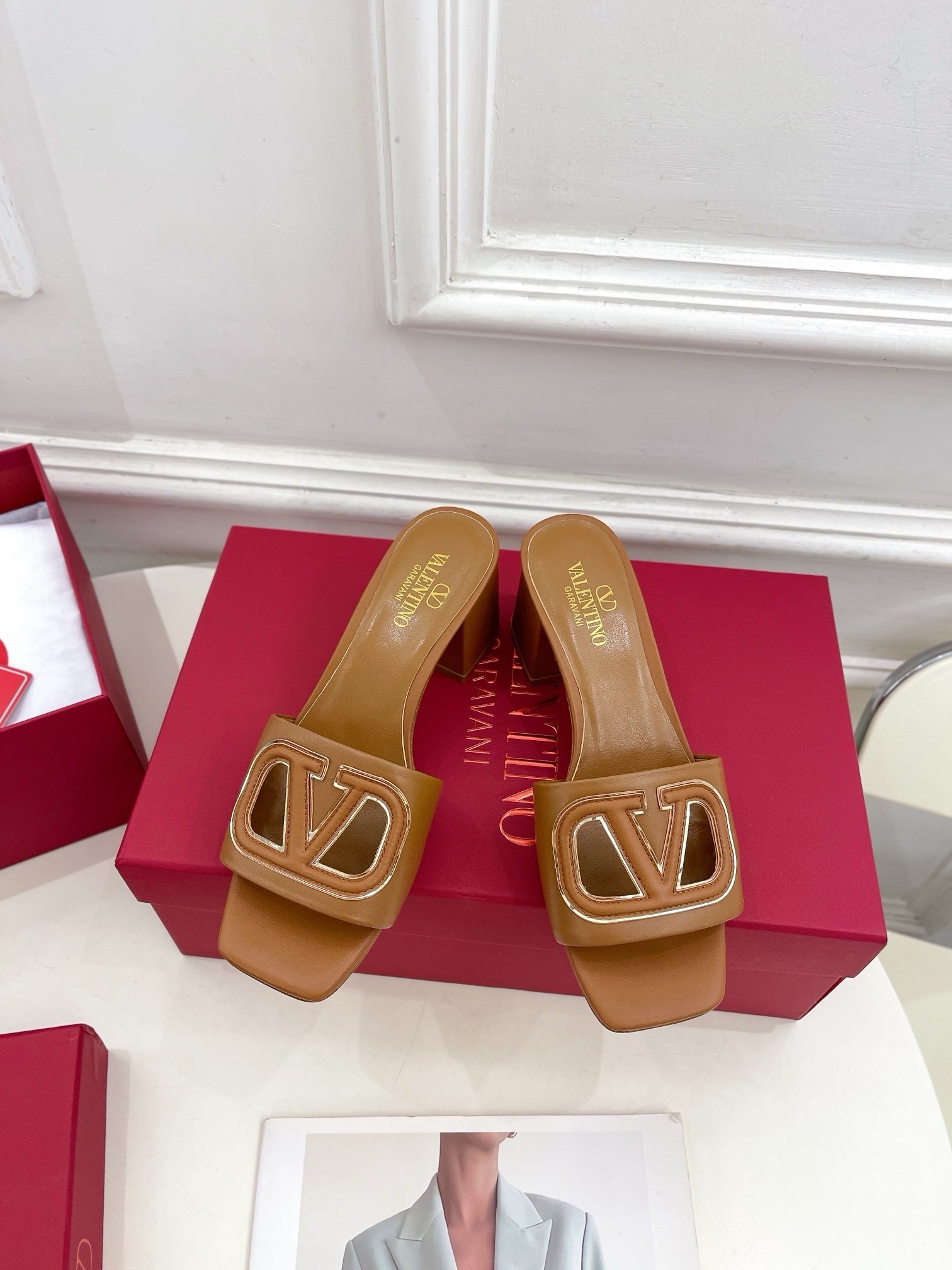 Va1e*ntin0 vlogo cut-out slide sandals 60mm in brown leather