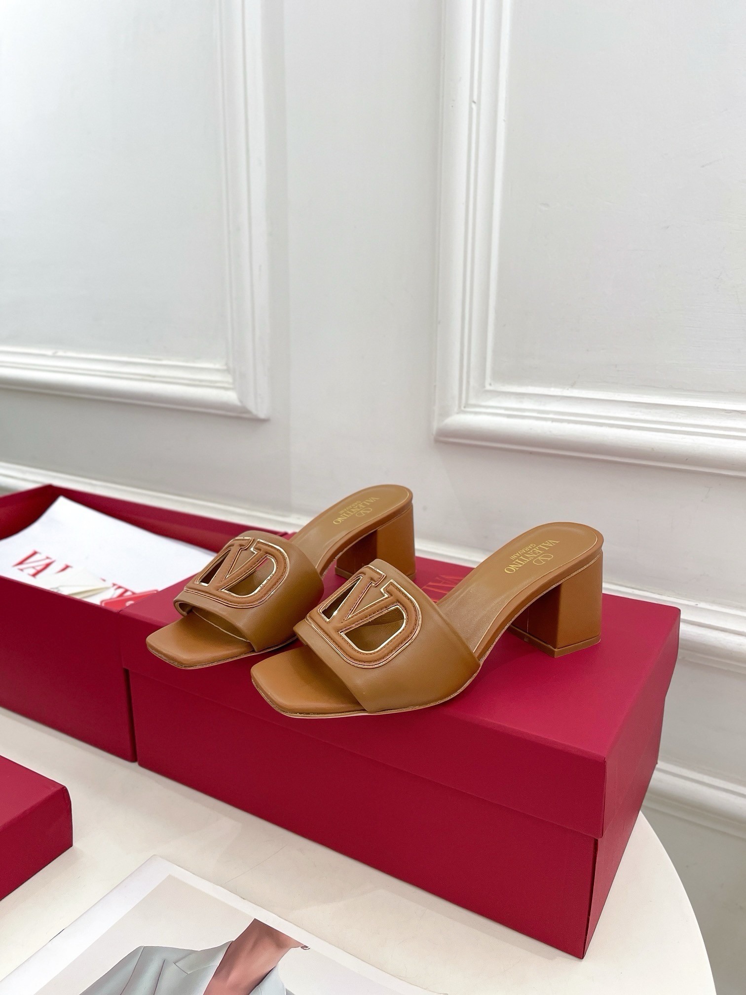 Va1e*ntin0 vlogo cut-out slide sandals 60mm in brown leather