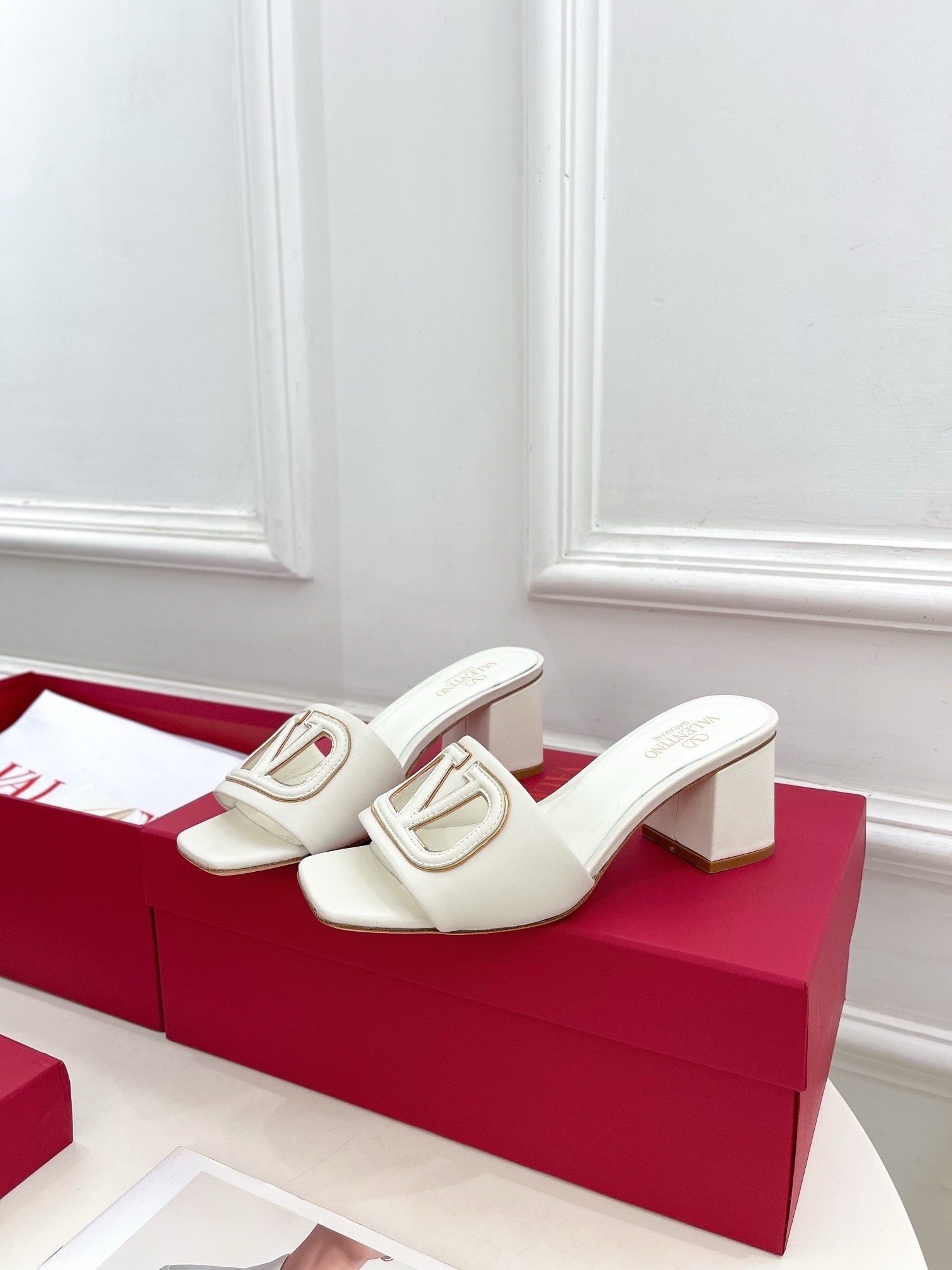 Va1e*ntin0 vlogo cut-out slide sandals 60mm in white leather