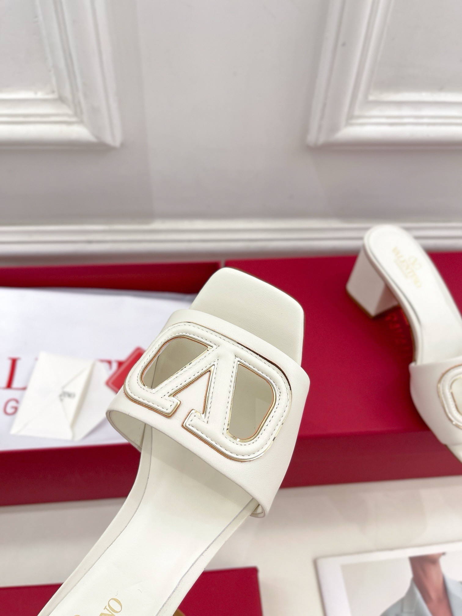 Va1e*ntin0 vlogo cut-out slide sandals 60mm in white leather