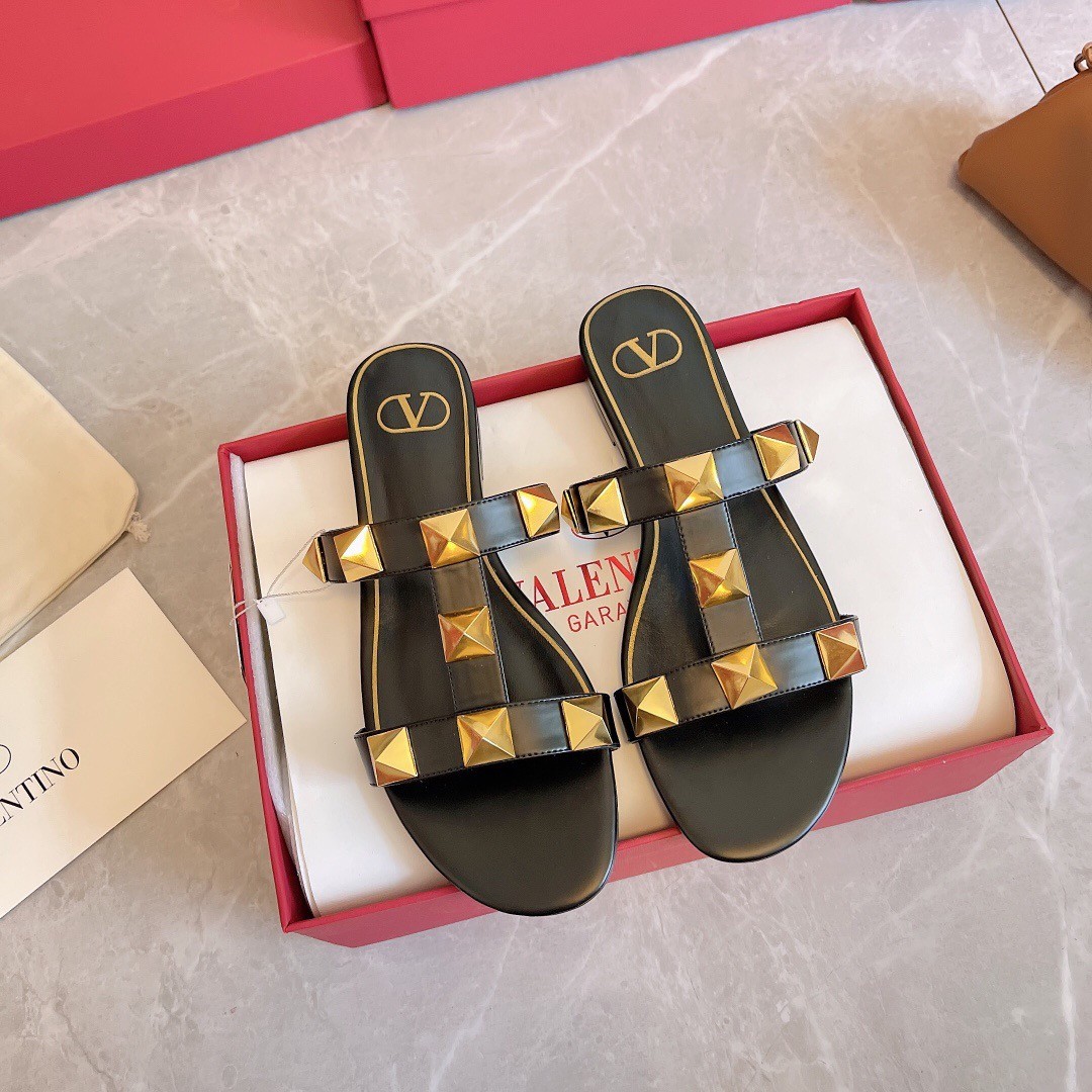 Valentino Roman Stud Flat Slides In Black Calfskin