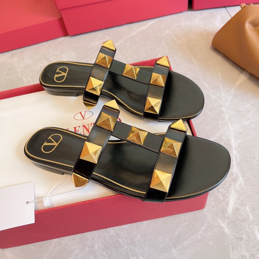 Valentino Roman Stud Flat Slides In Black Calfskin