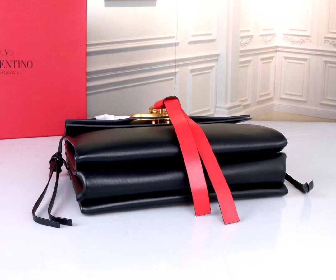 Valentino Garavani Medium Vring Lizard Shoulder Bag
