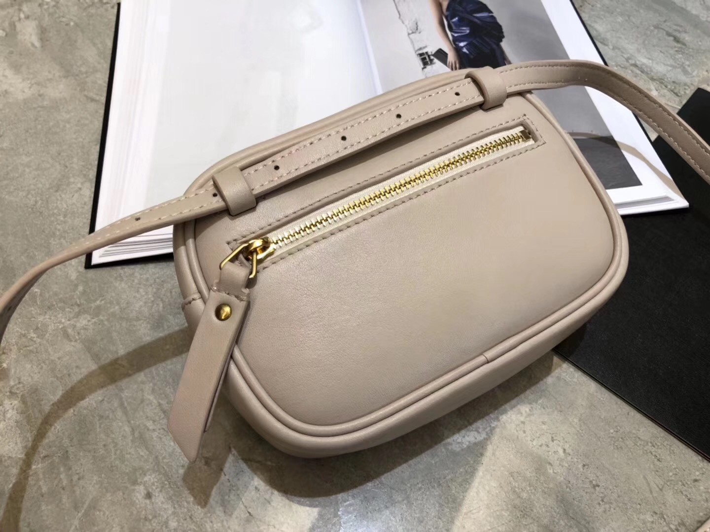 Sa**t Lau*nt lou belt bag in blanc matelasse leather