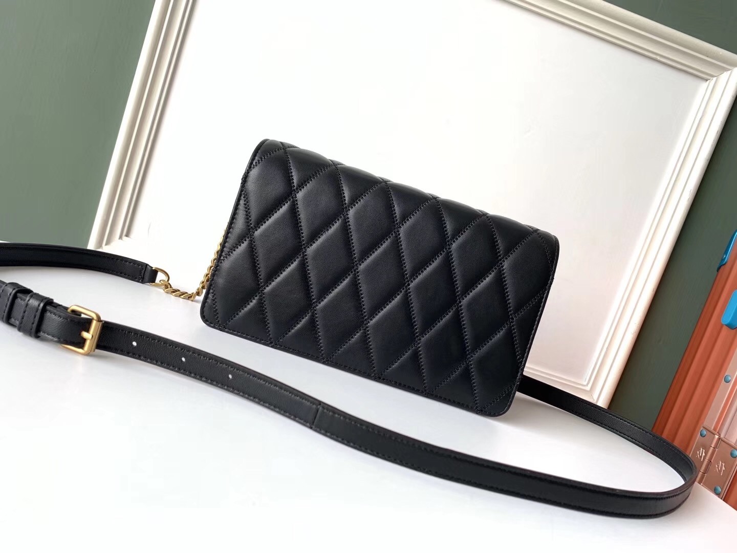 sa**t lau*nt angie chain bag in black Di*m*nd lambskin