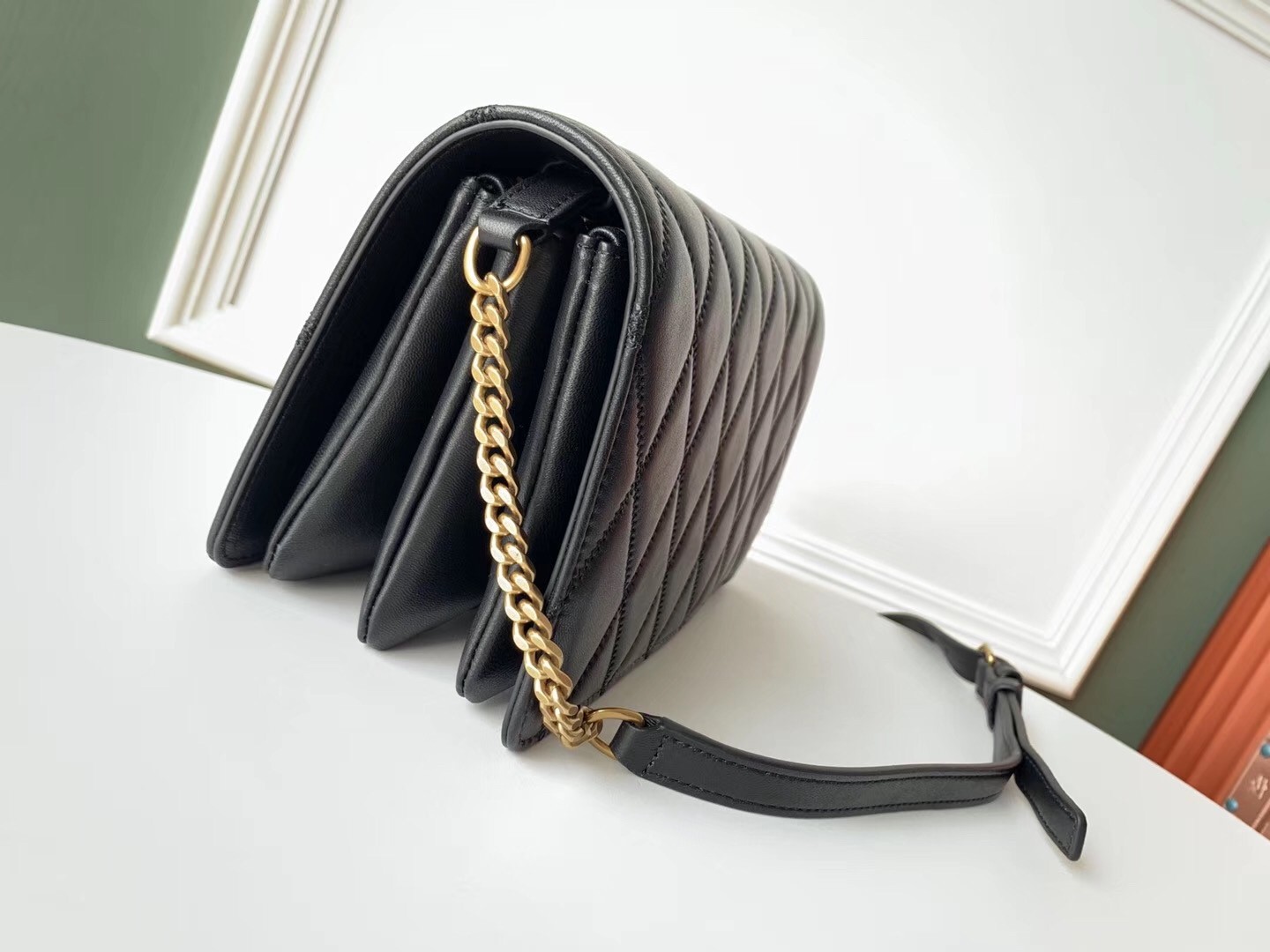 sa**t lau*nt angie chain bag in black Di*m*nd lambskin