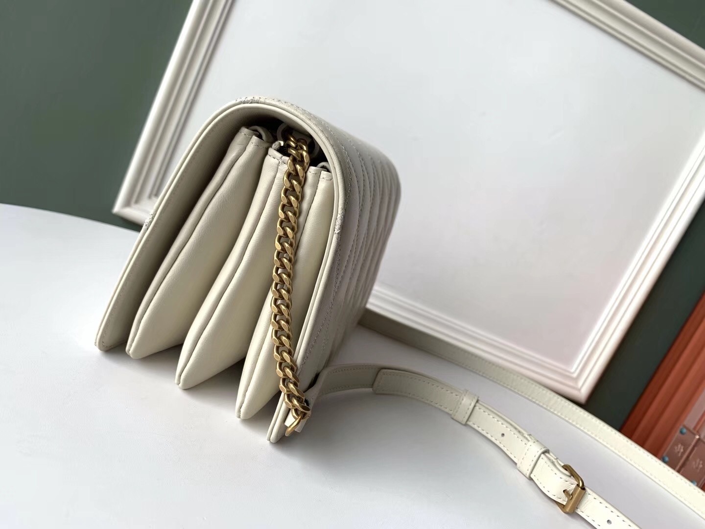 sa**t lau*nt angie chain bag in white Di*m*nd lambskin