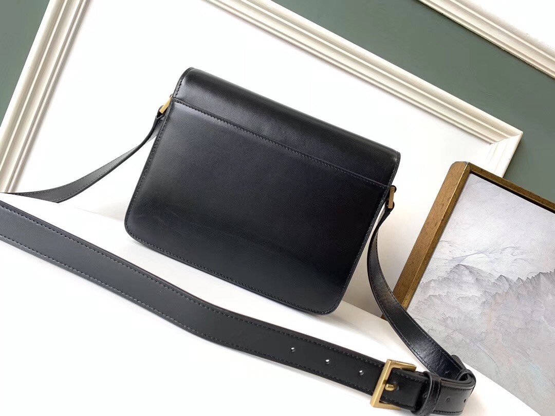 Sa**t Lau*nt le 61 medium saddle bag in black leather