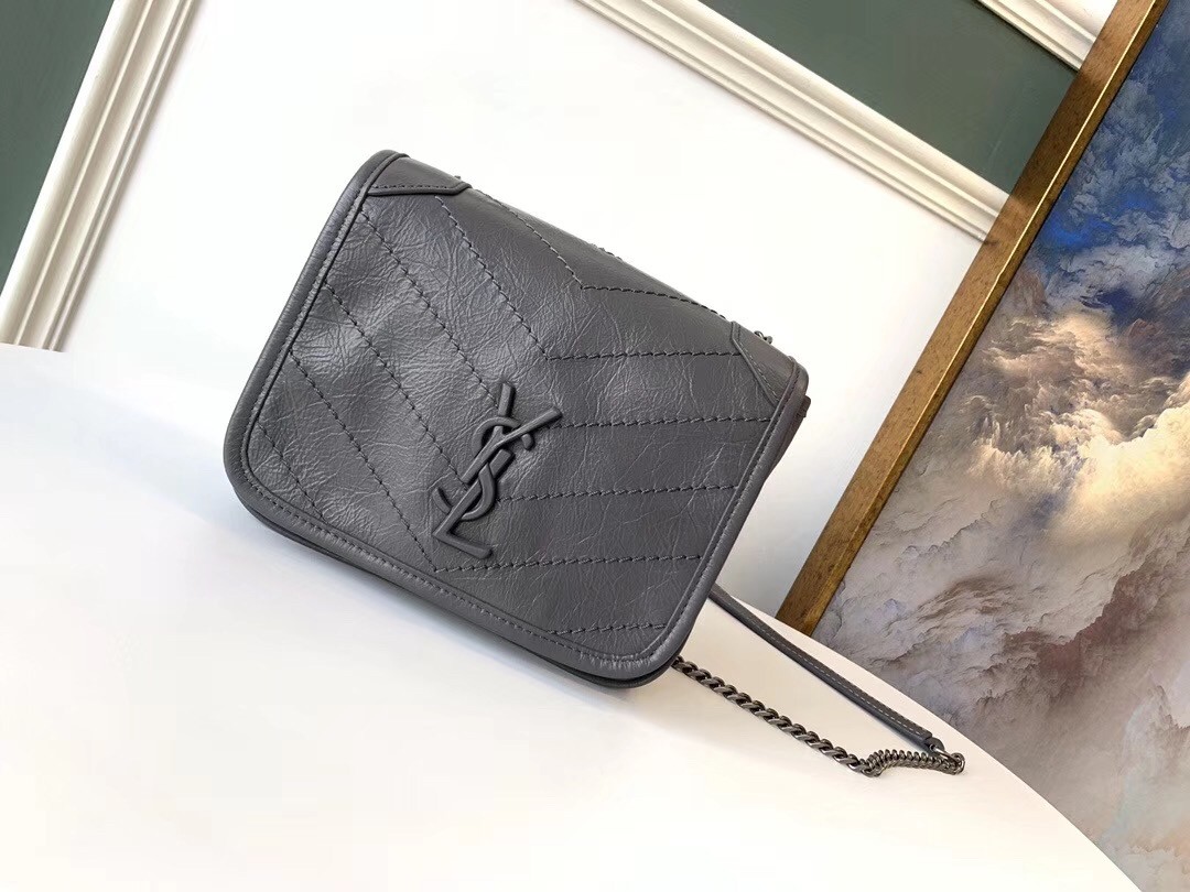 Sa**t Lau*nt woc niki chain wallet in storm crinkled leather