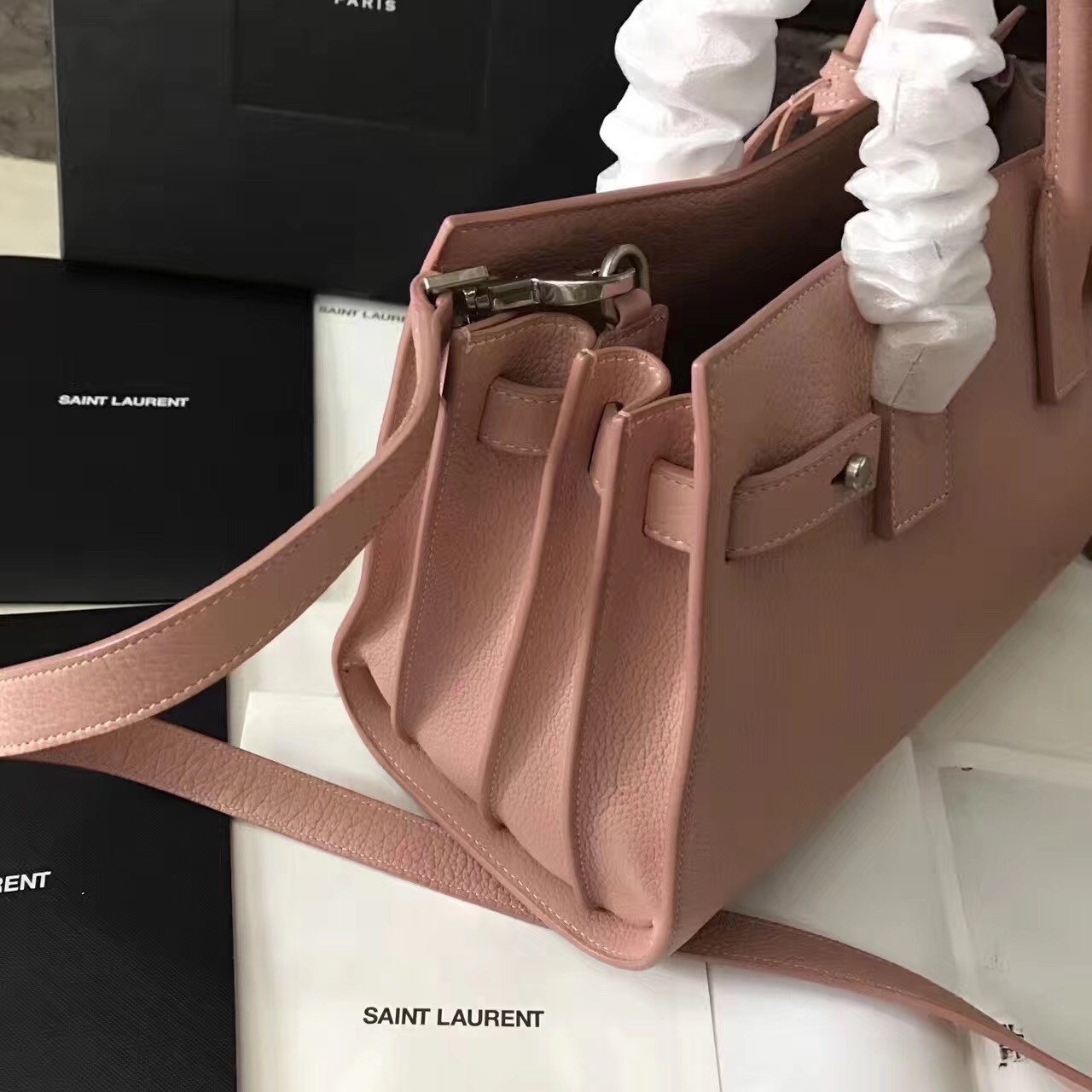 Sa**t Lau*nt baby sac de jour souple bag in nude grained leather