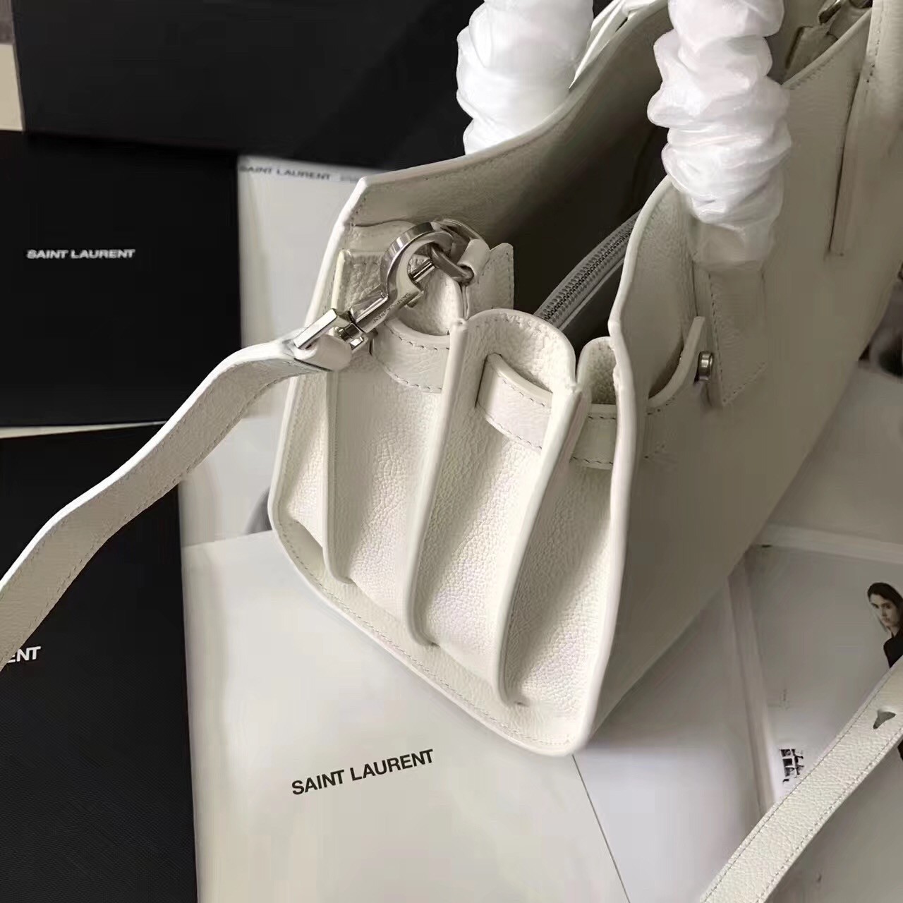 Sa**t Lau*nt baby sac de jour souple bag in white grained leather