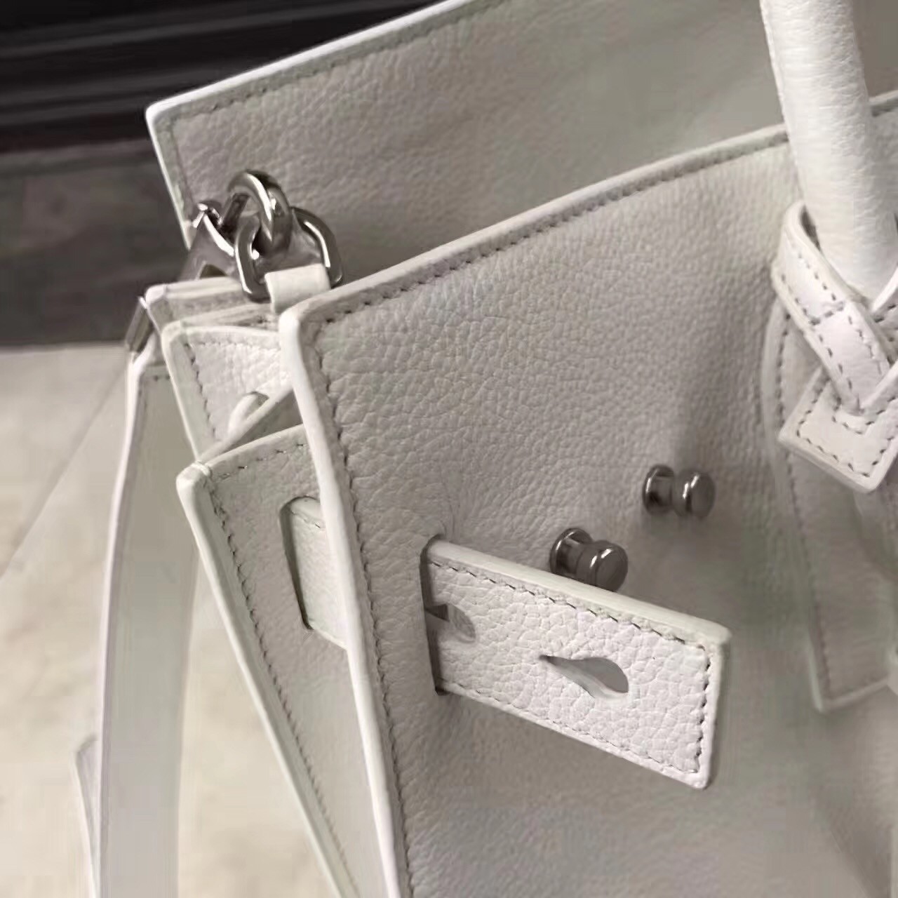 Sa**t Lau*nt small sac de jour souple bag in white grained leather