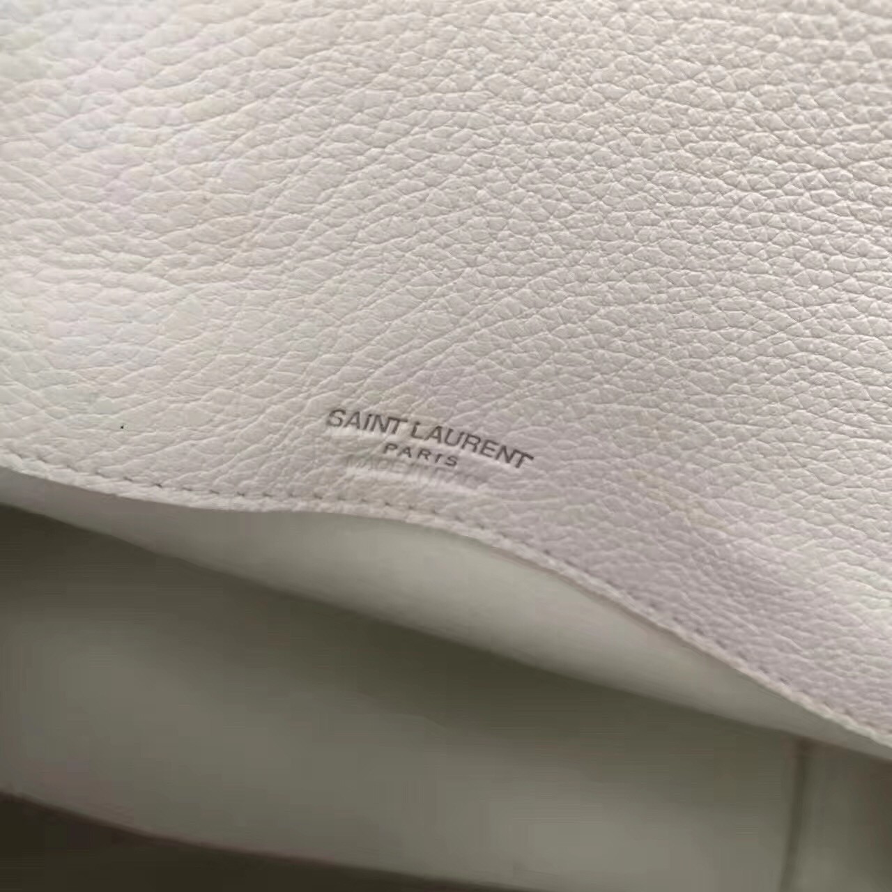 Sa**t Lau*nt small sac de jour souple bag in white grained leather
