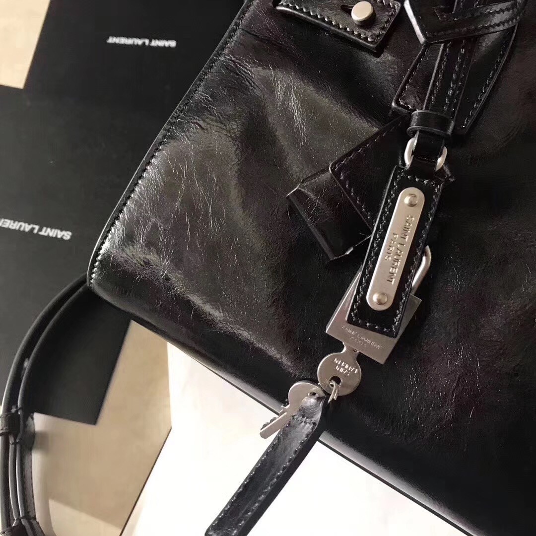 Sa**t Lau*nt baby sac de jour souple duffle black bag