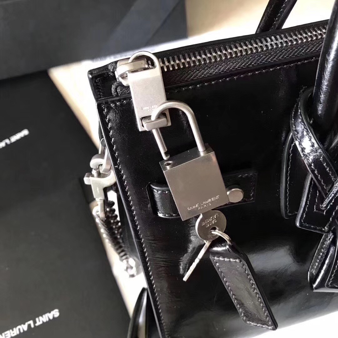 Sa**t Lau*nt baby sac de jour souple duffle black bag