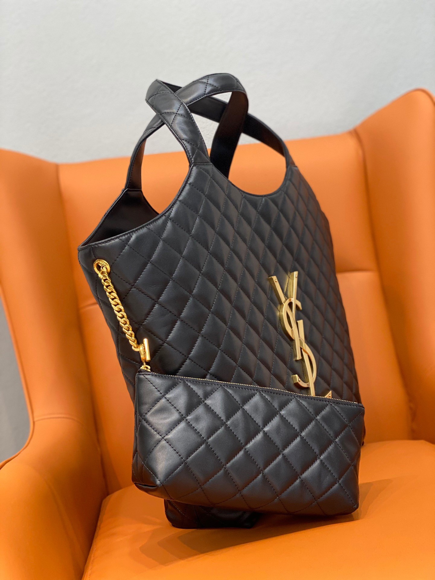 Sa**t Lau*nt icare maxi shopping bag in black quilted lambskin