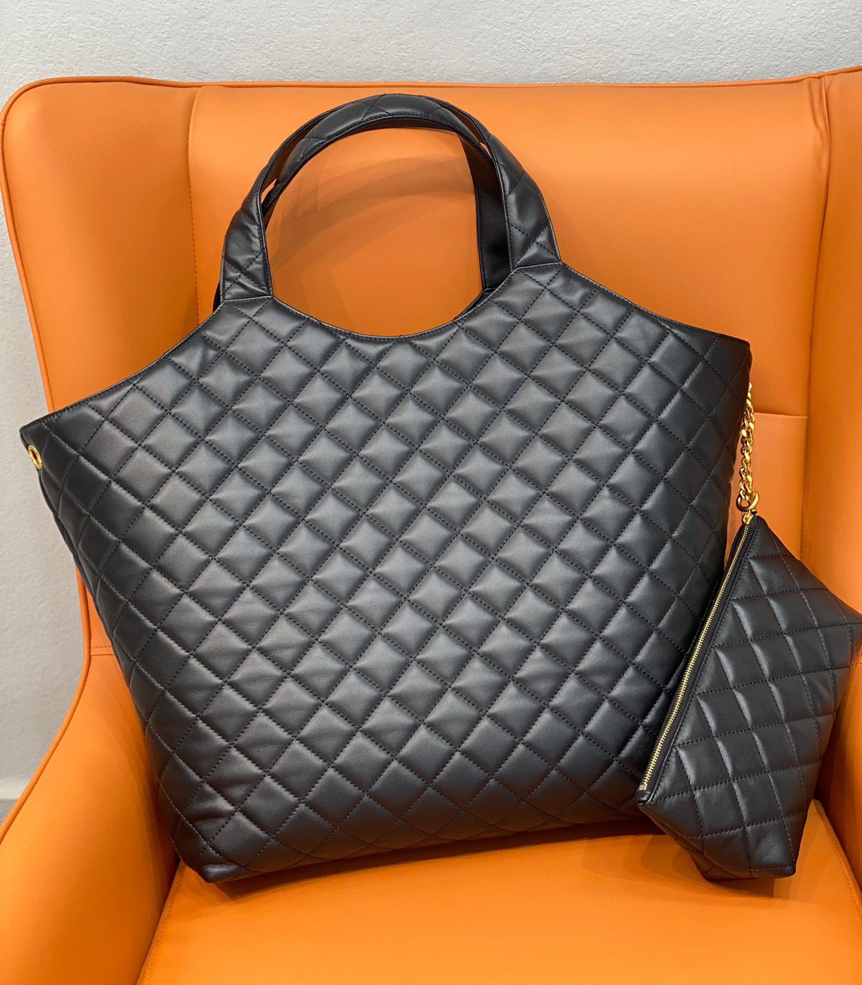 Sa**t Lau*nt icare maxi shopping bag in black quilted lambskin