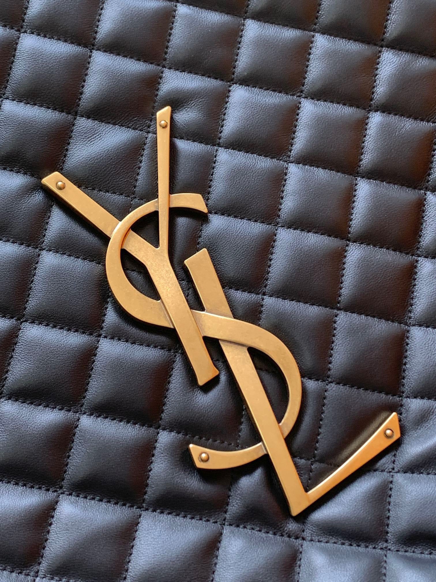 Sa**t Lau*nt icare maxi shopping bag in black quilted lambskin