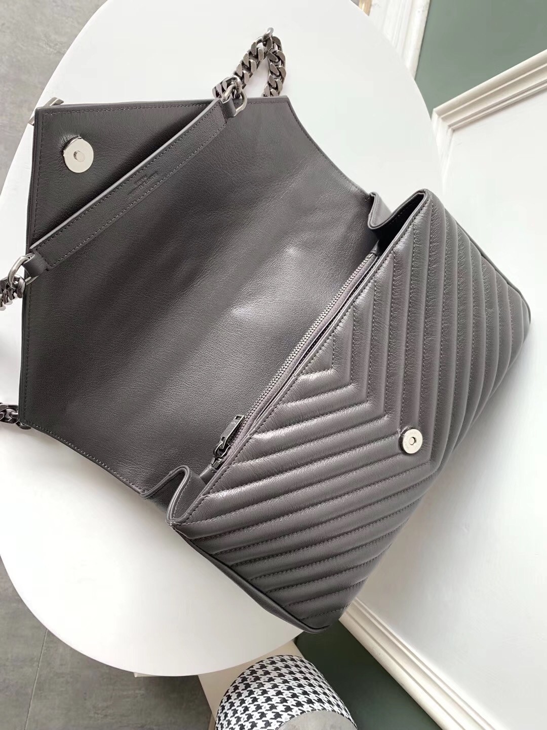 Sa**t Lau*nt college large bag in grey matelasse leather