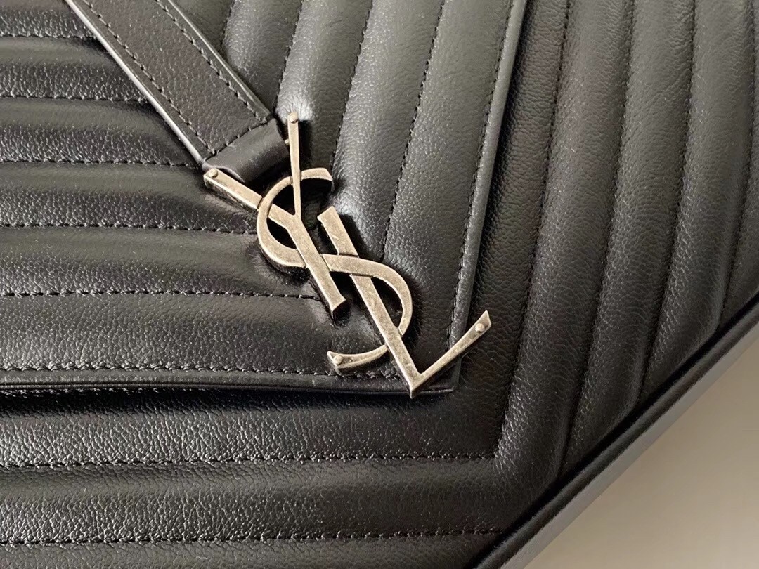 Sa**t Lau*nt college large bag in black matelasse leather