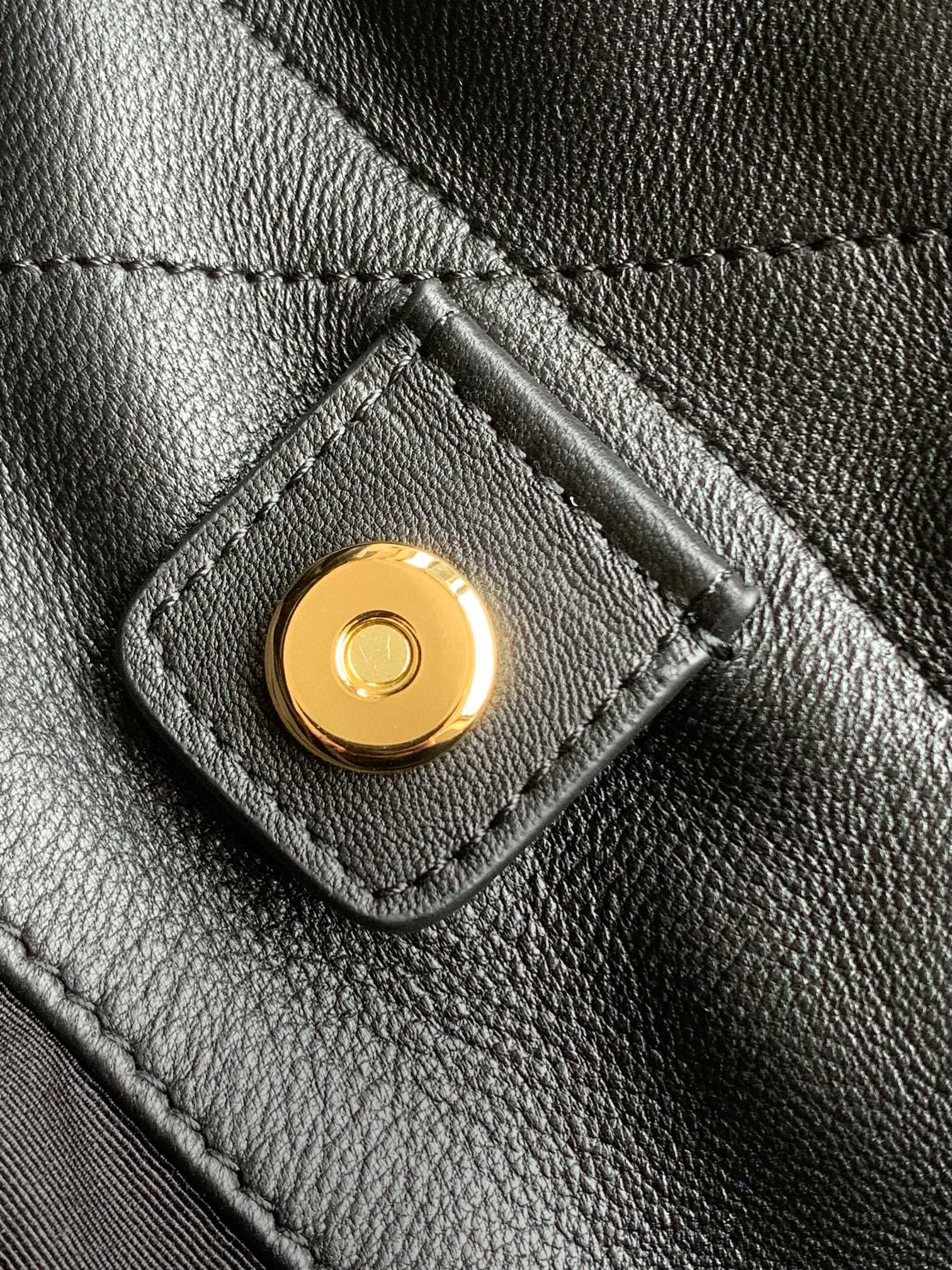 Sa**t Lau*nt jamie 4.3 pochon bag in black lambskin