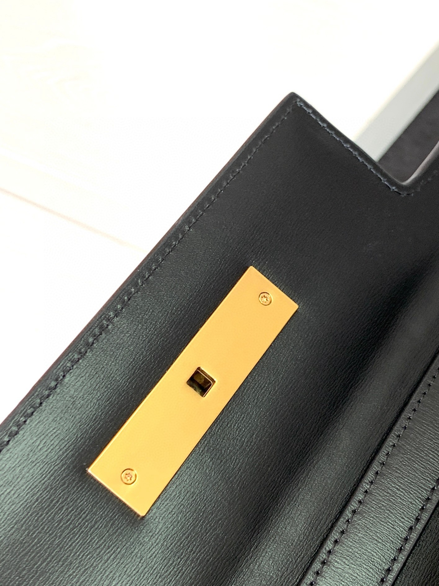 Sa**t Lau*nt manhattan small shoulder bag in black calfskin