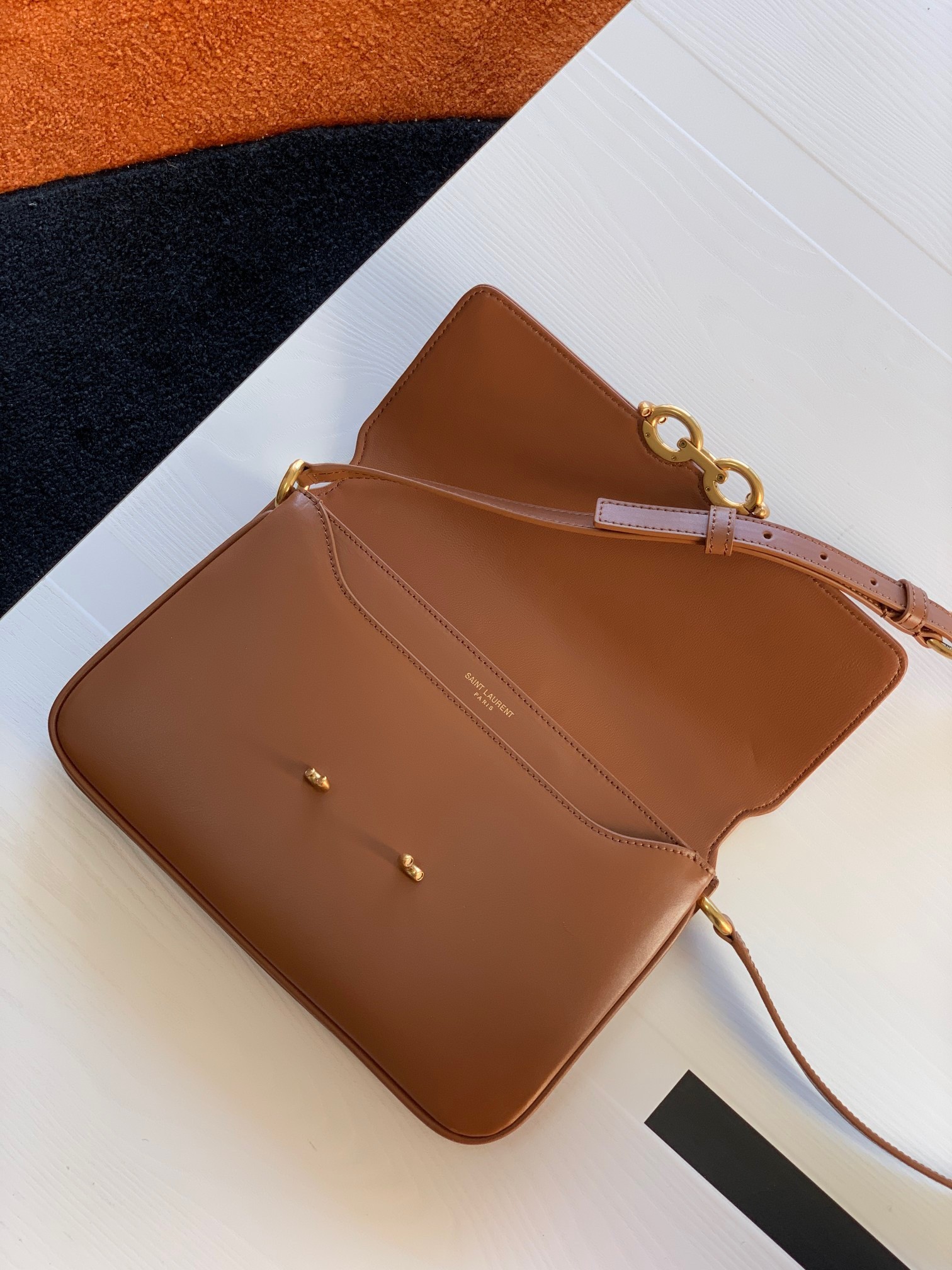 Sa**t Lau*nt le maillon bag in brown calfskin