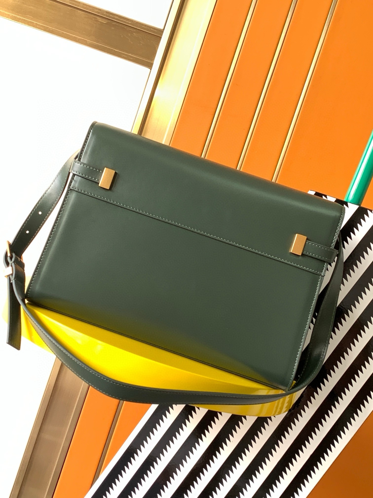 Sa**t Lau*nt manhattan medium shoulder bag in green calfskin