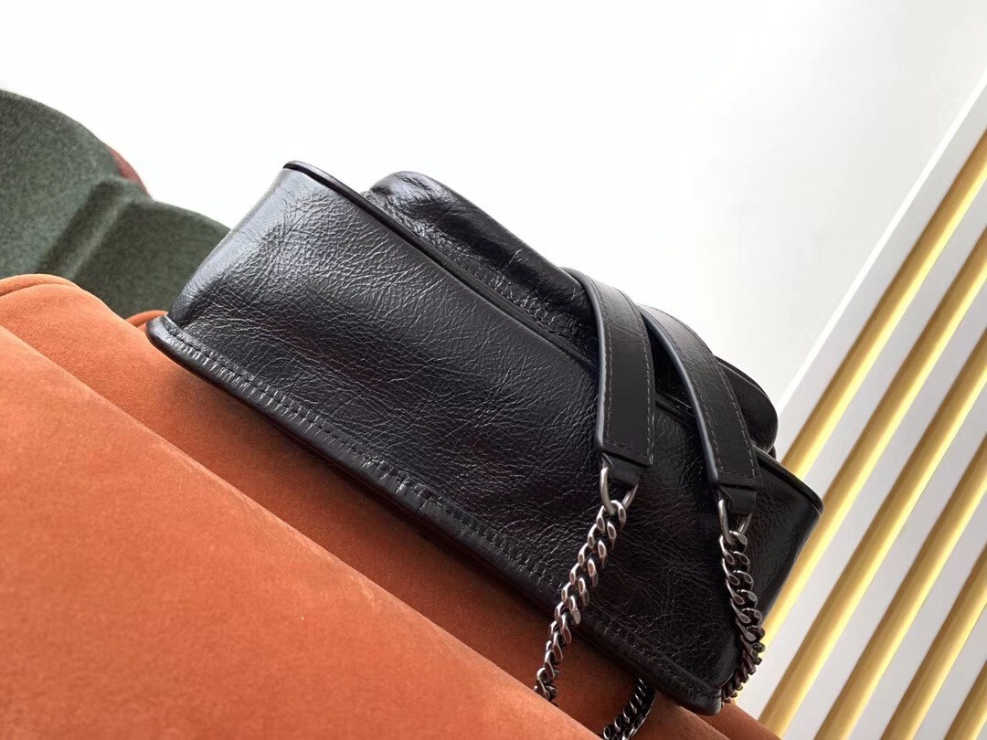 Sa**t Lau*nt baby niki chain bag in black crinkled leather