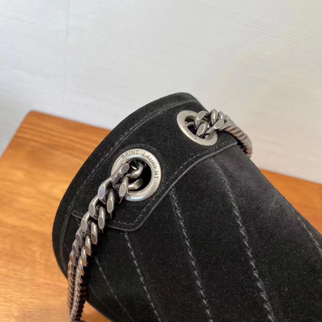 Sa**t Lau*nt medium niki bag in black suede