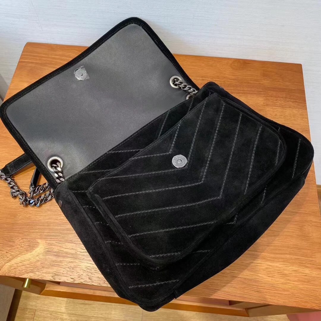 Sa**t Lau*nt medium niki bag in black suede