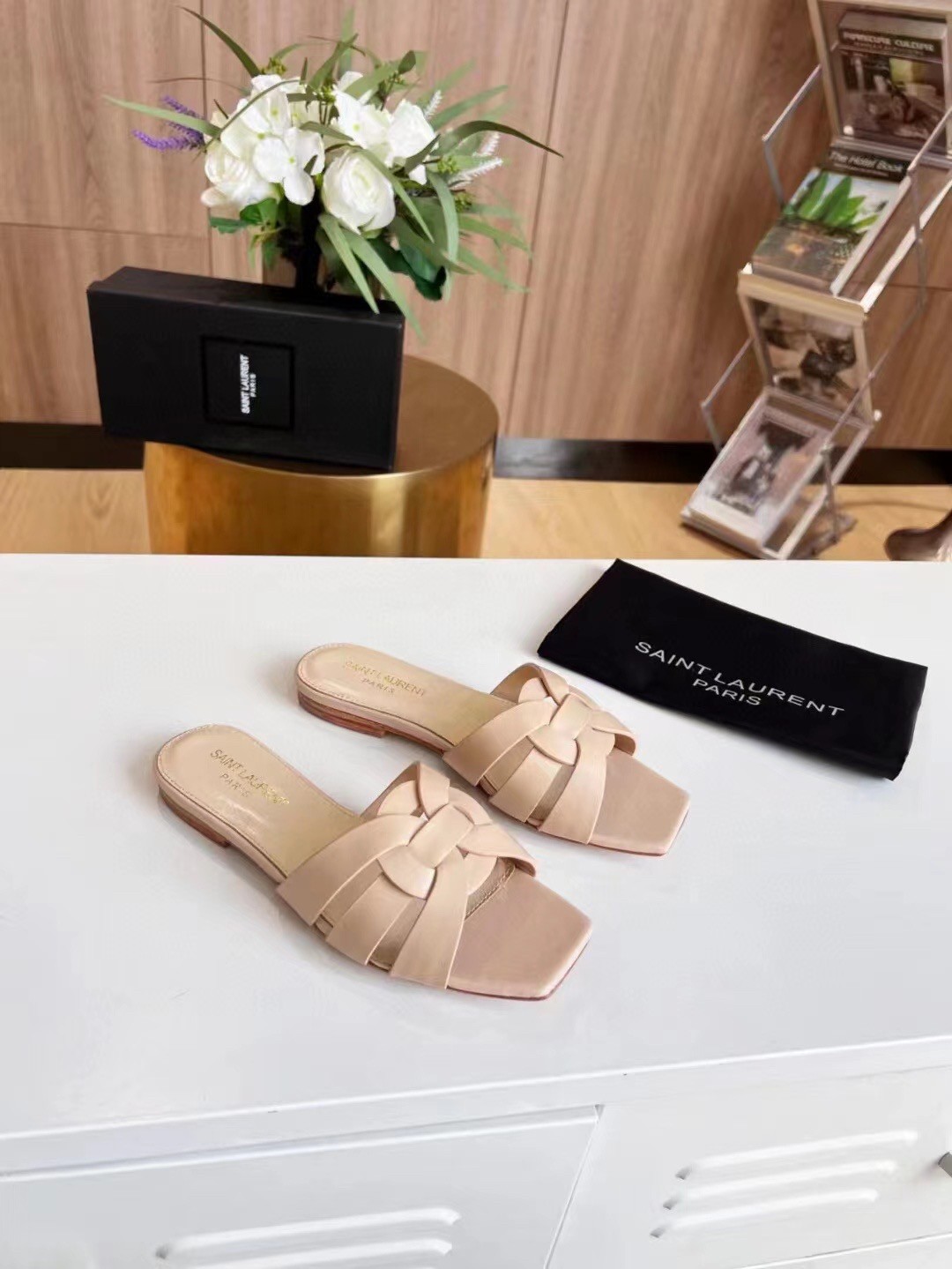 Sa**t Lau*nt tribute slides in beige calfskin