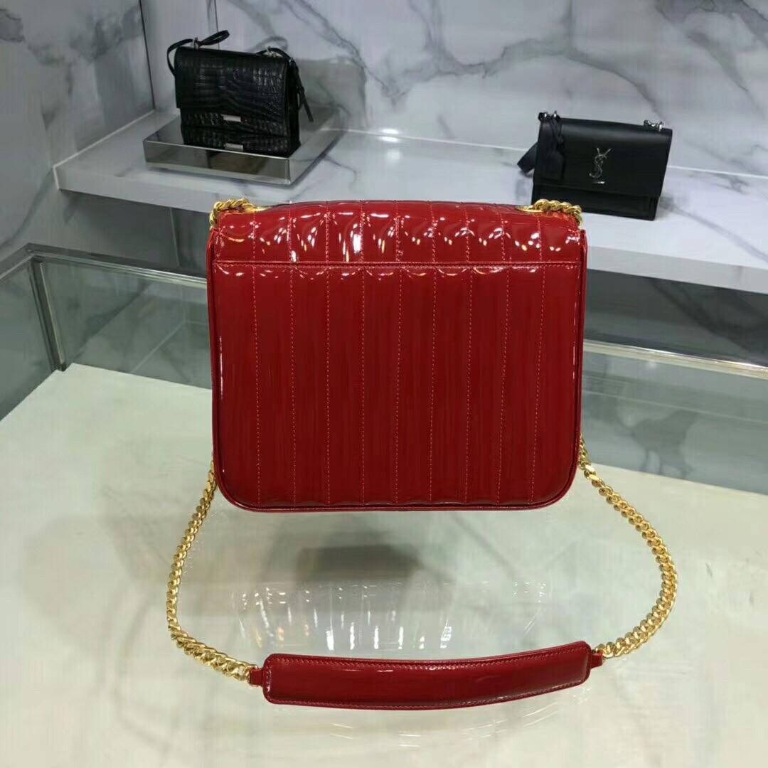 Sa**t Lau*nt large vicky bag in red patent leather