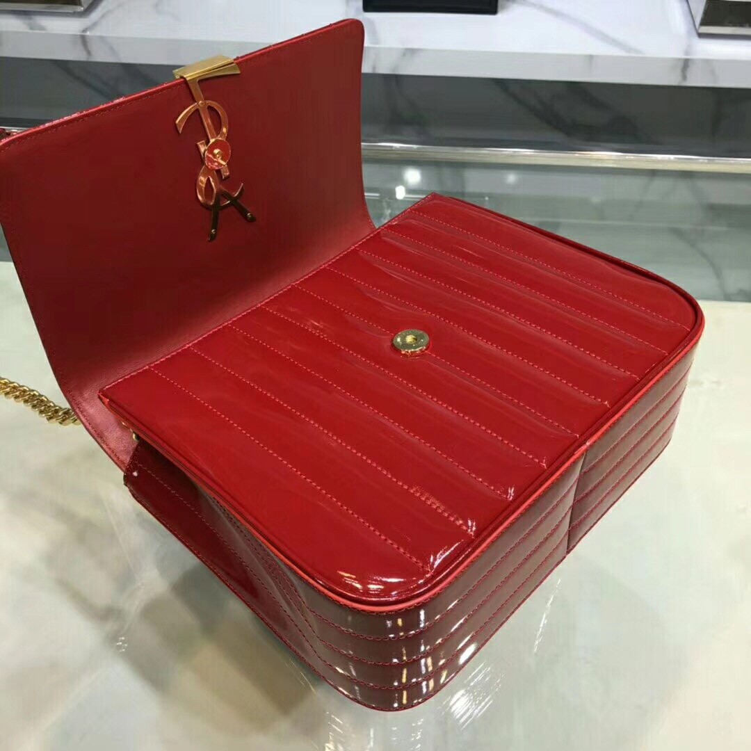 Sa**t Lau*nt large vicky bag in red patent leather