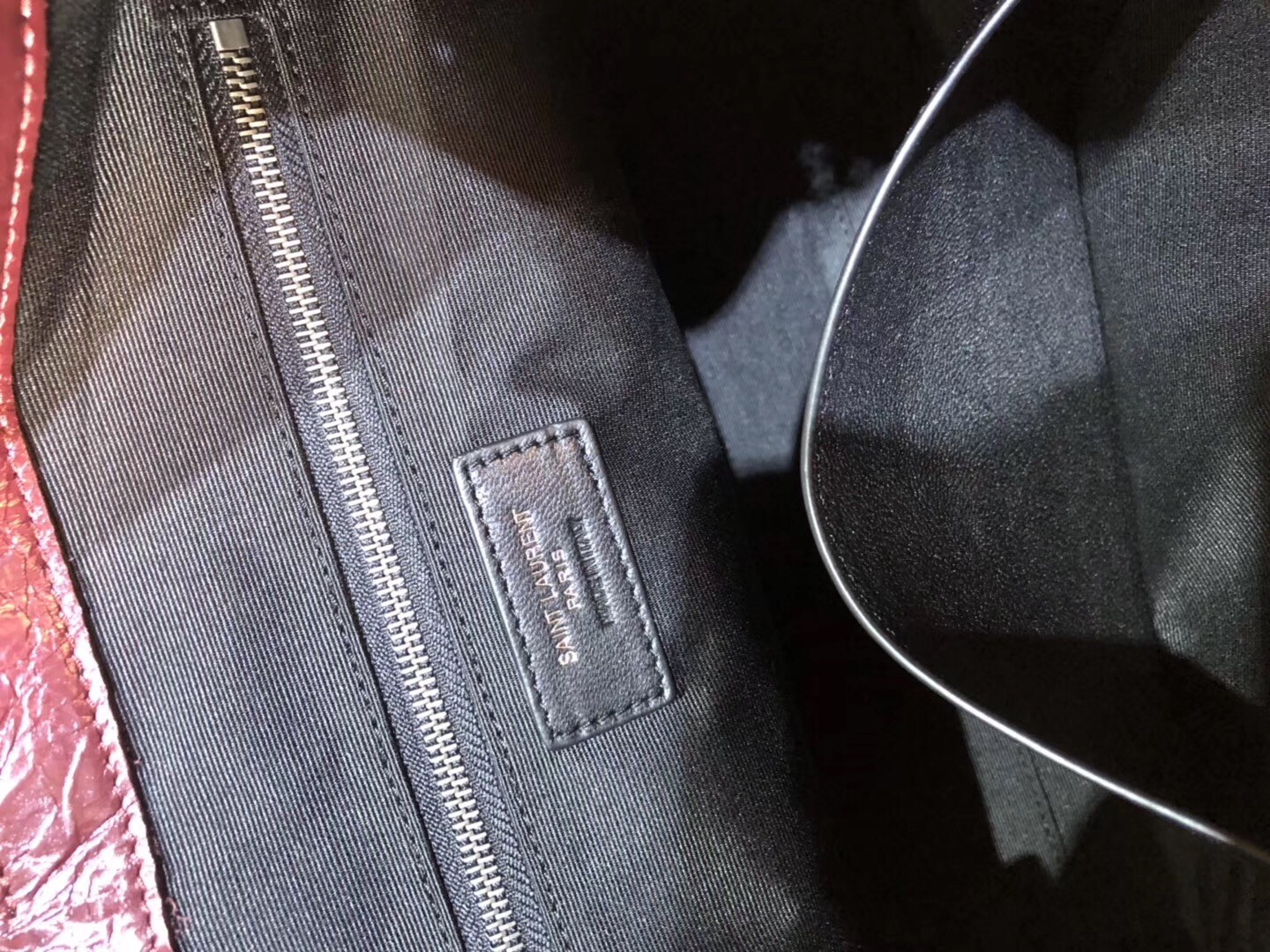 Sa**t Lau*nt medium niki shopping bag in bordeaux leather