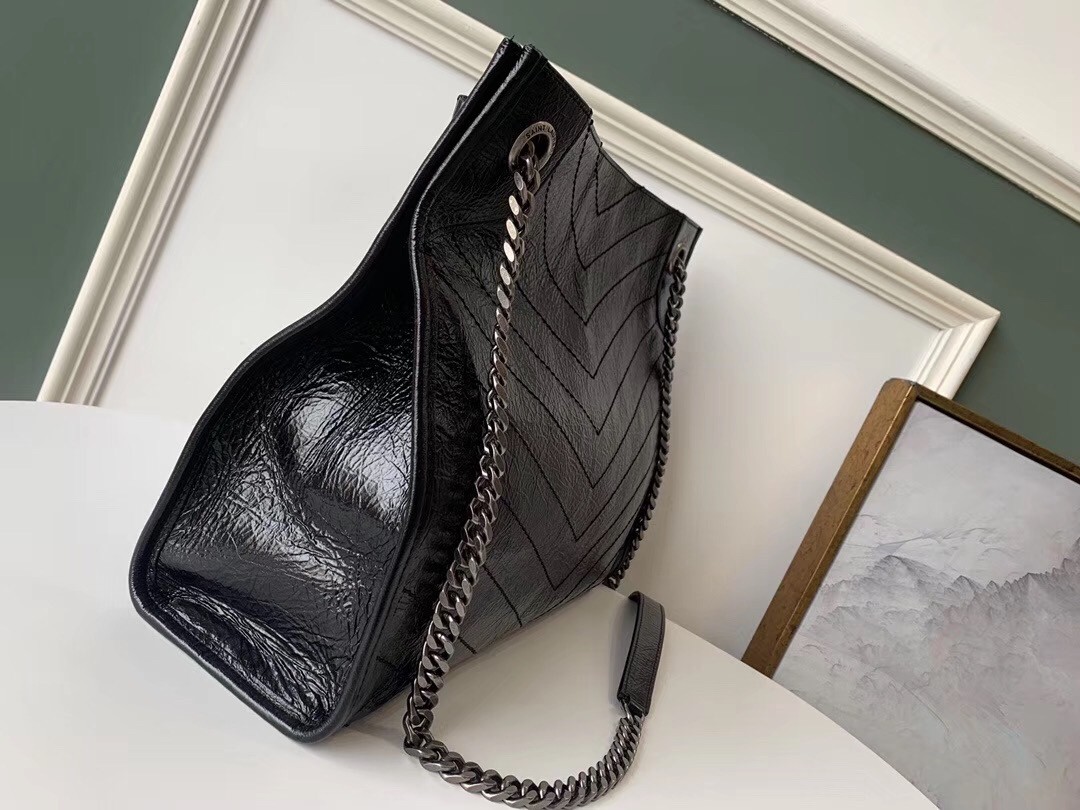 Sa**t Lau*nt medium niki shopping bag in black leather