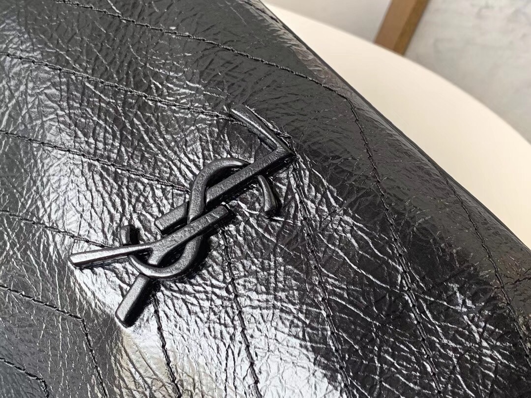 Sa**t Lau*nt medium niki shopping bag in black leather