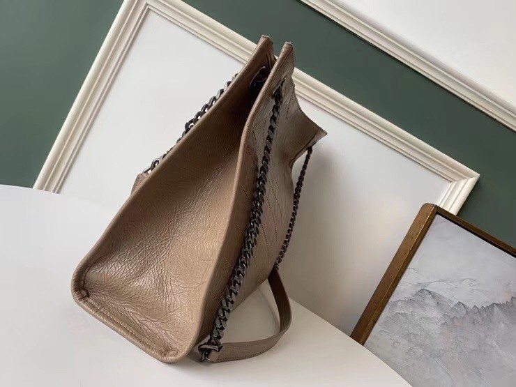 Sa**t Lau*nt medium niki shopping bag in sand leather