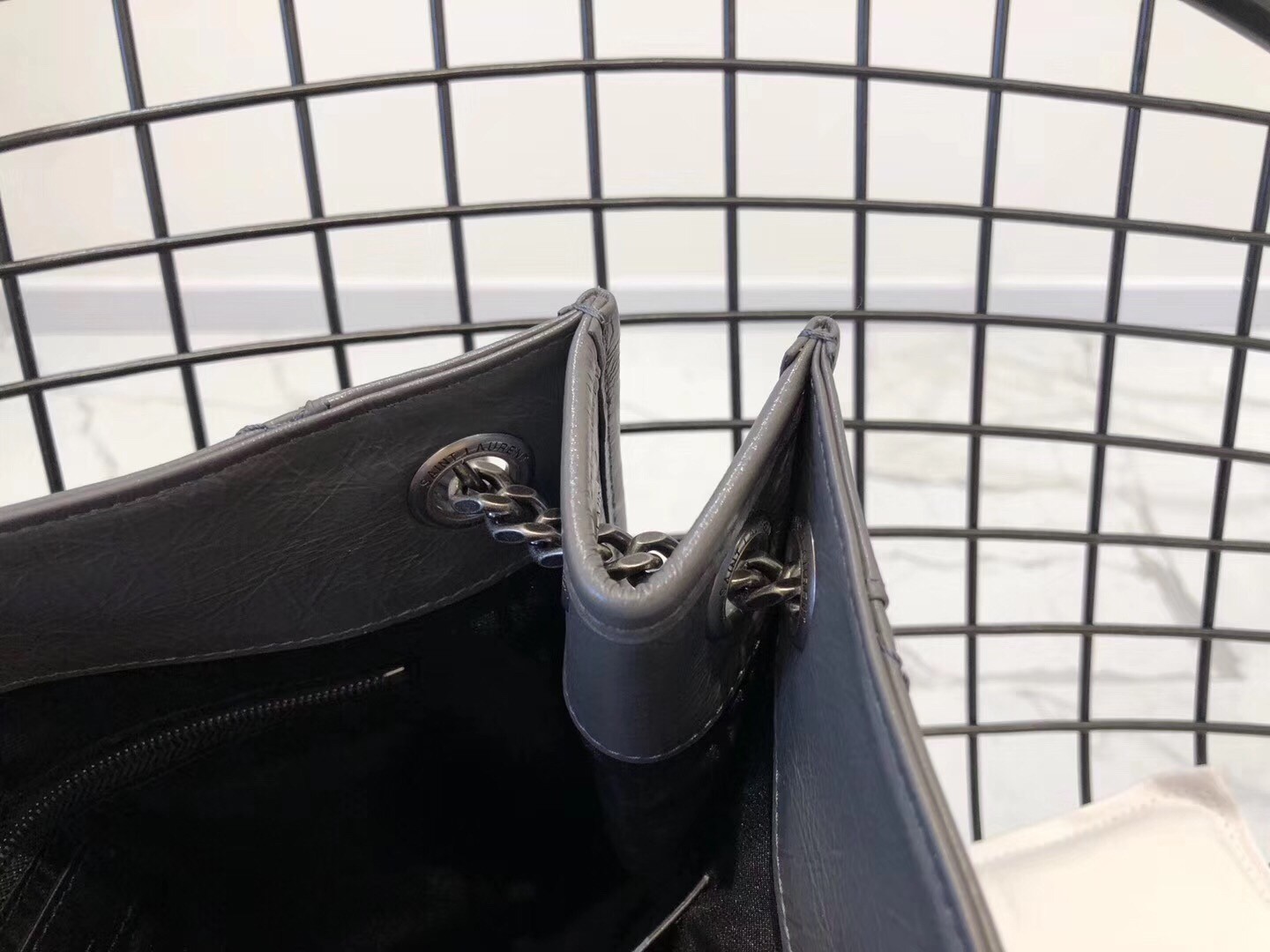 Sa**t Lau*nt medium niki shopping bag in storm leather